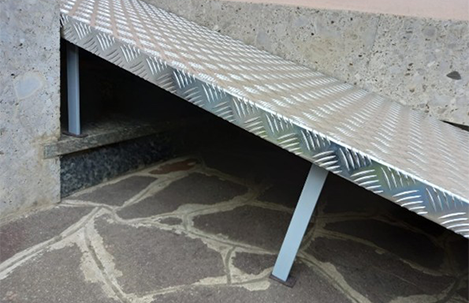 Pedana creata artigianalmente in alluminio